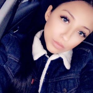 Meet your Posher, Vanessa